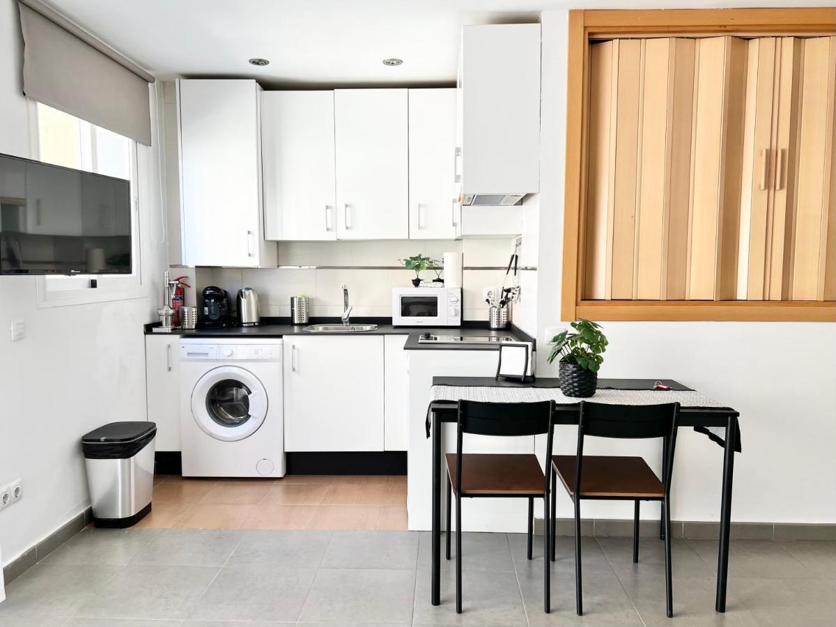Apartamentos Varela 14 Малага Экстерьер фото