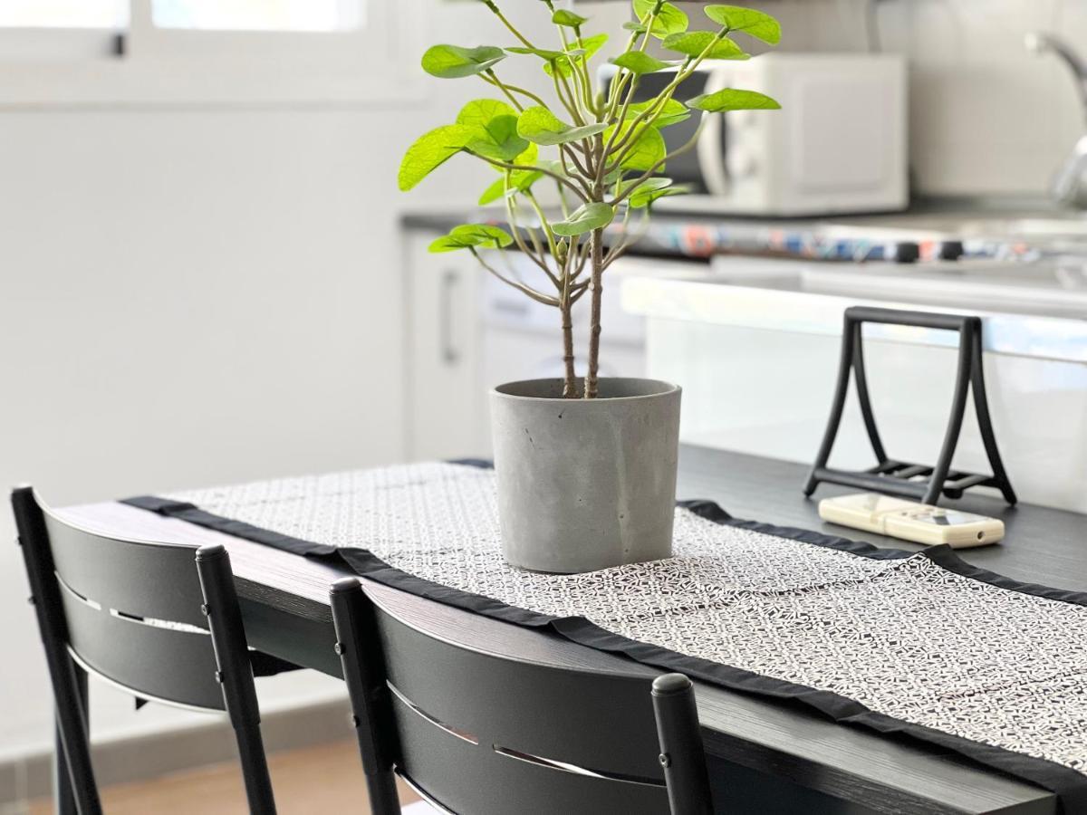 Apartamentos Varela 14 Малага Экстерьер фото