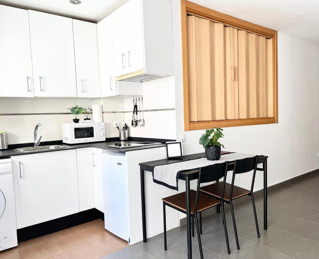 Apartamentos Varela 14 Малага Экстерьер фото